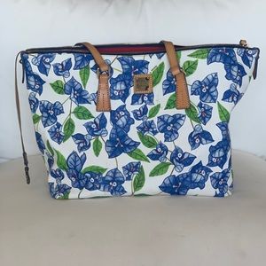 Dooney & Bourke Tote